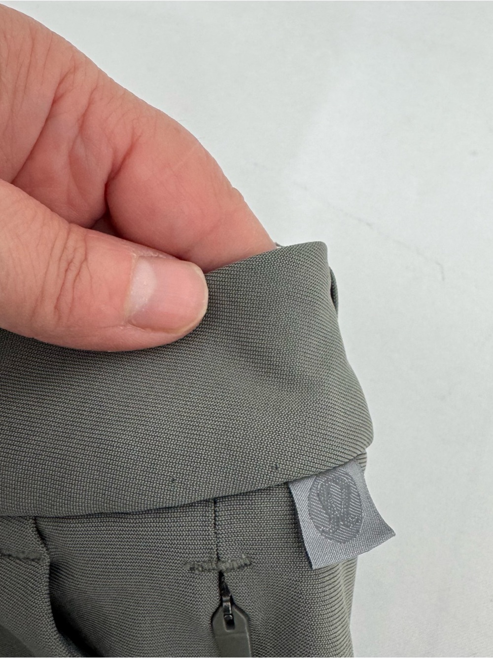 Lululemon Commission Classic-Fit Shorts Size 31 Gray Sage Warpstreme - Picture 10 of 10